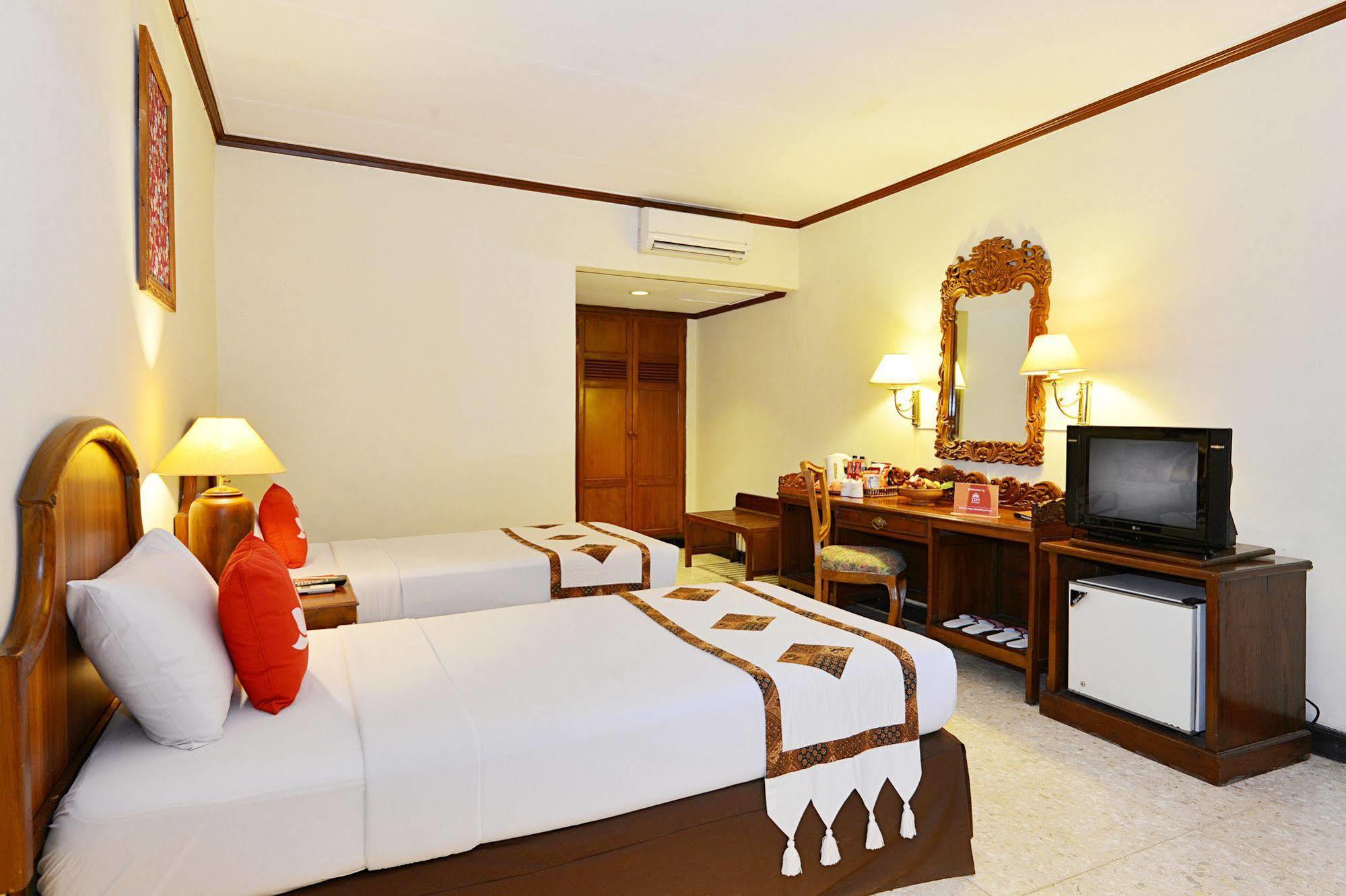 Pakualaman Zen Rooms Jogja Cendrawasih מראה חיצוני תמונה
